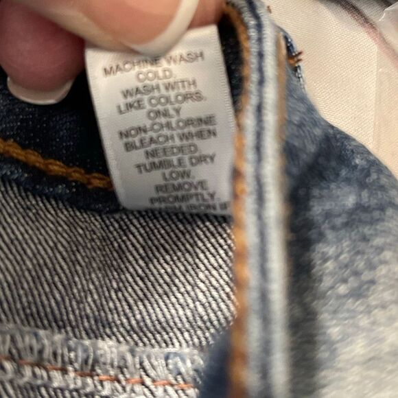 EST. 1946 Denim Distressed Contemporary Patchwork Jeans - Picture 7 of 8